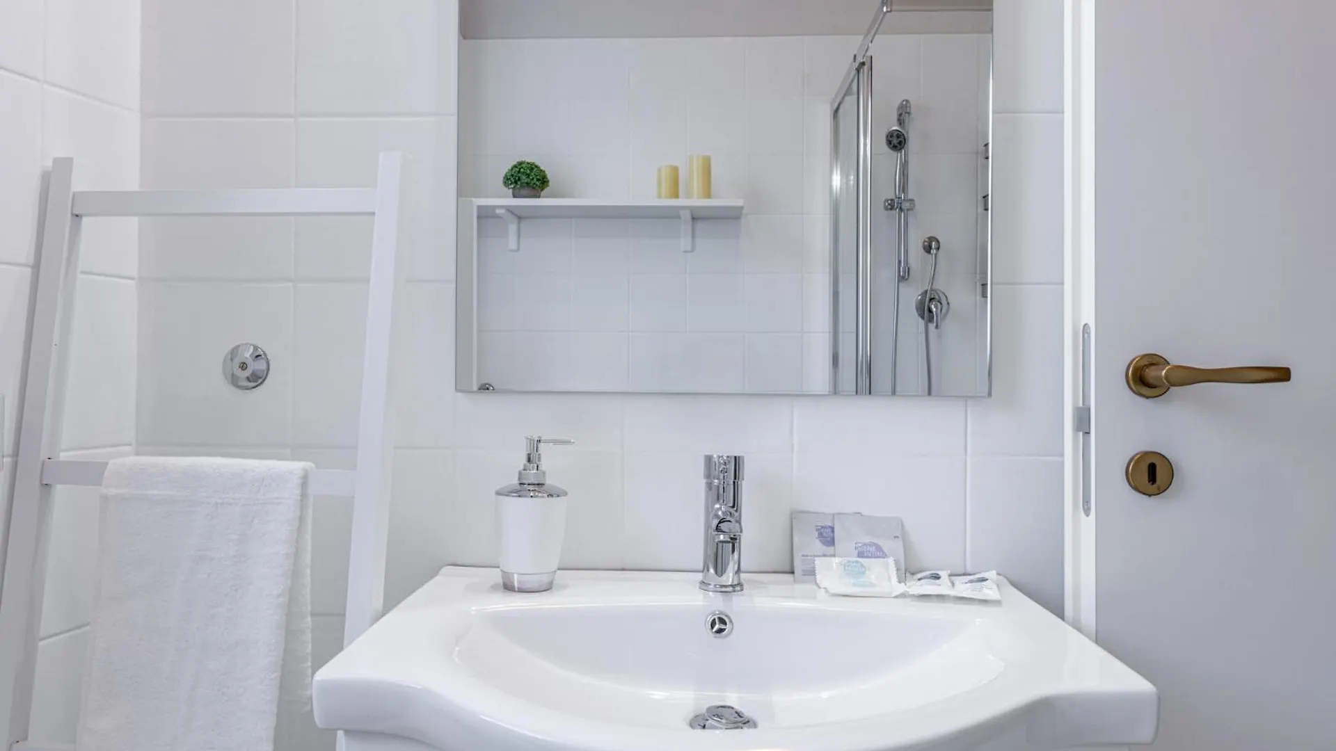 Apartment Gallarate Central Suite Italy