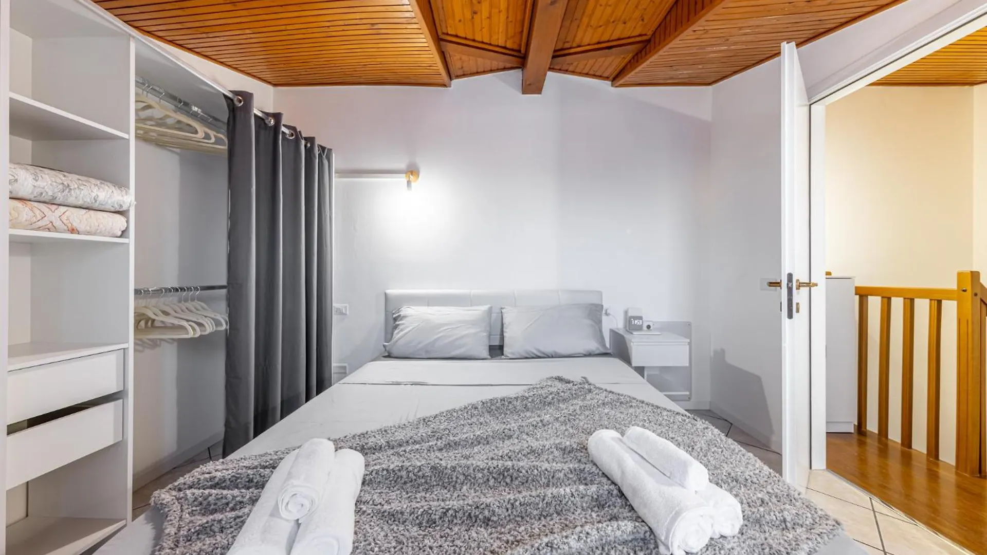 Gallarate Central Suite contacts